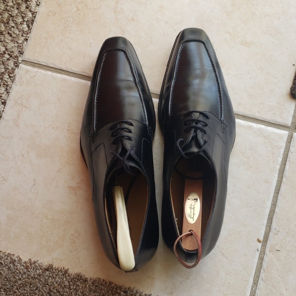 Magnanni Men's Dressing Shoe, Made In Spain ,Color Black .